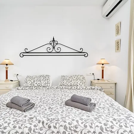 Townhouse Burriana * Nerja