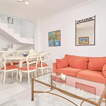 Townhouse Burriana Дом отдыха Нерха