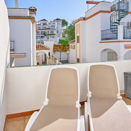 Townhouse Burriana Дом отдыха Нерха